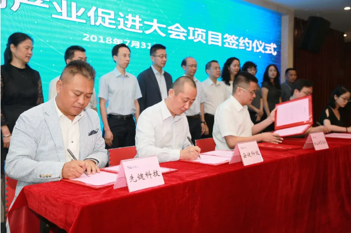 1533089399114111.png blob.png